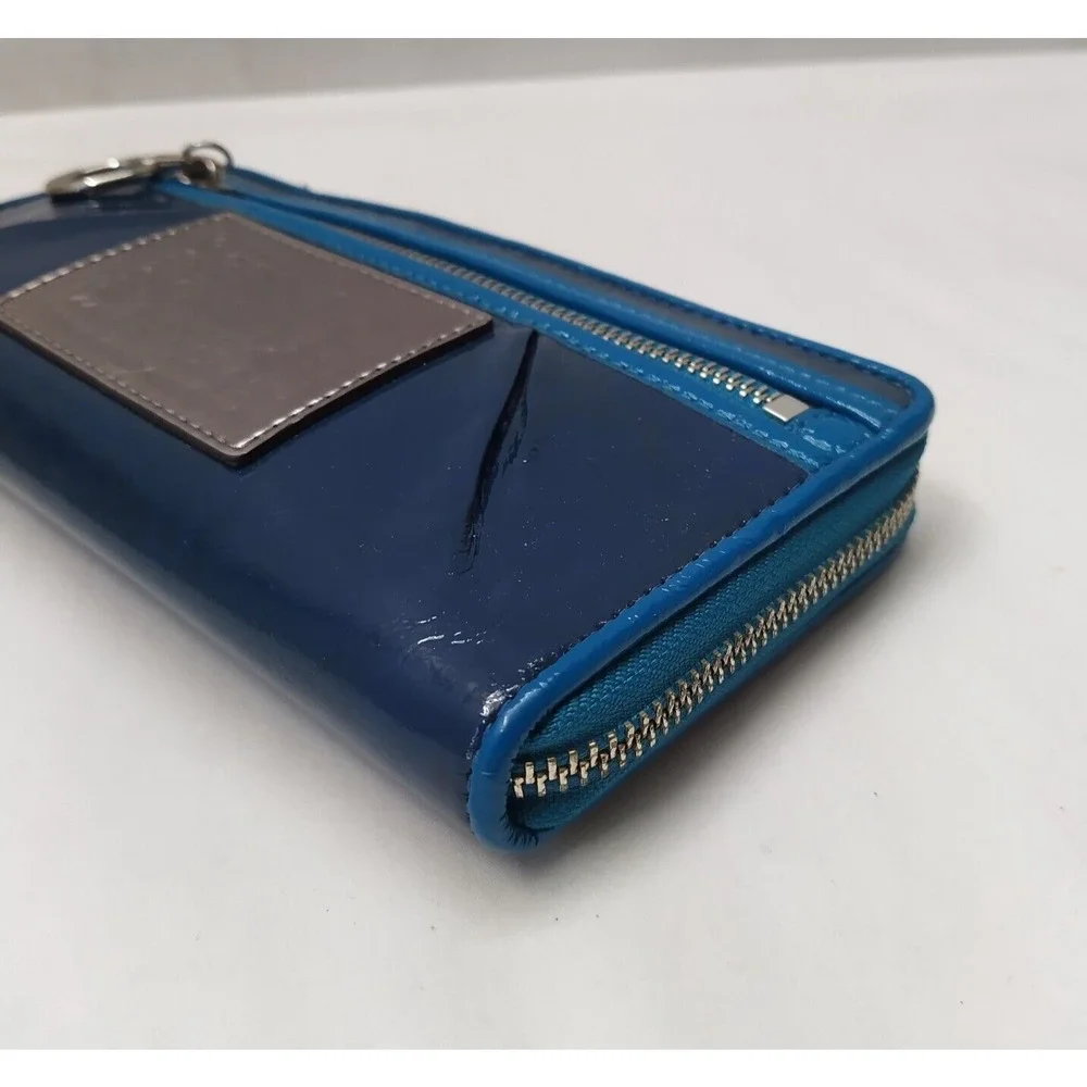 Coach Poppy Blue Patent Leather Zip Around Credit Card Wristlet Wallet
